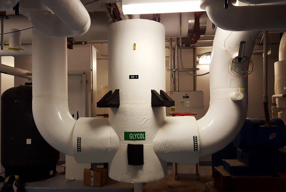 In line air separator removes and trapped air in the piping 